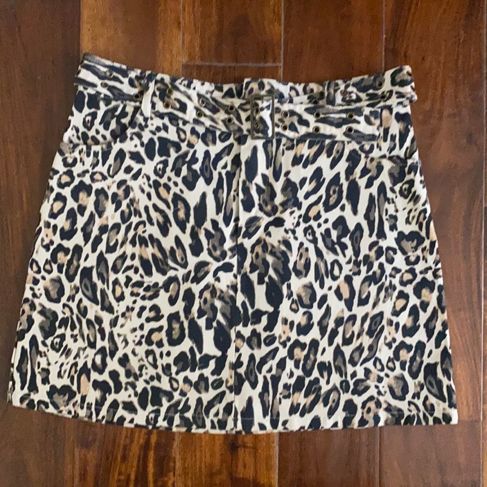 Leopard print belted skirt